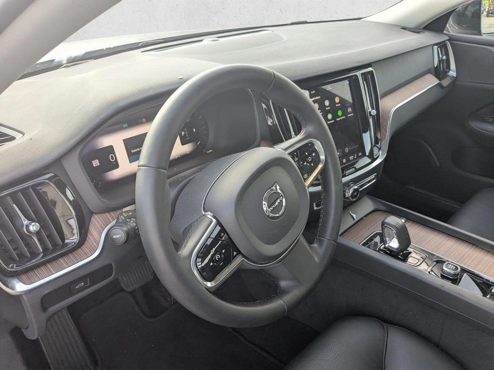 Thumbnail: 2024 Volvo S60 - 3
