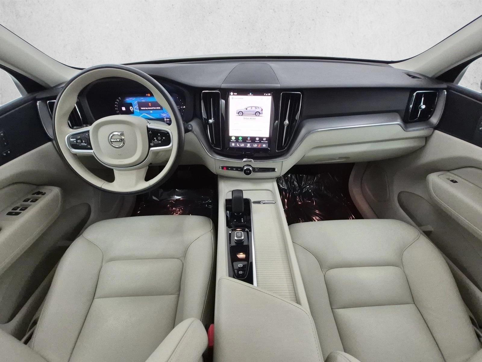 Thumbnail: 2025 Volvo XC60 - 3