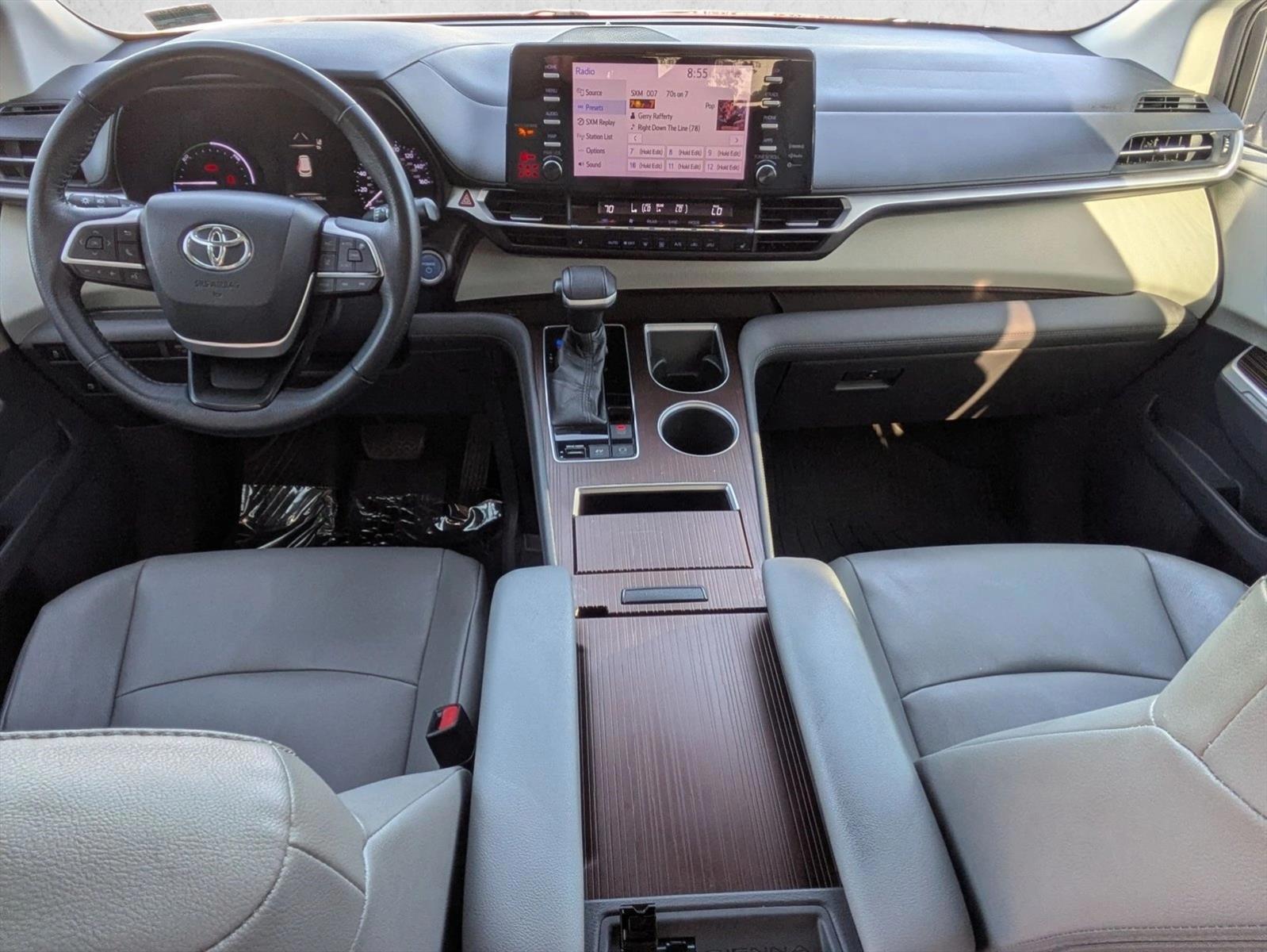 Thumbnail: 2021 Toyota Sienna - 3