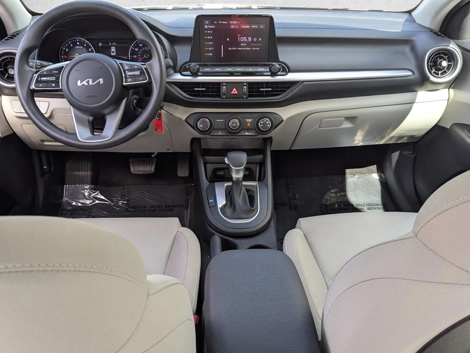Thumbnail: 2023 Kia Forte - 4