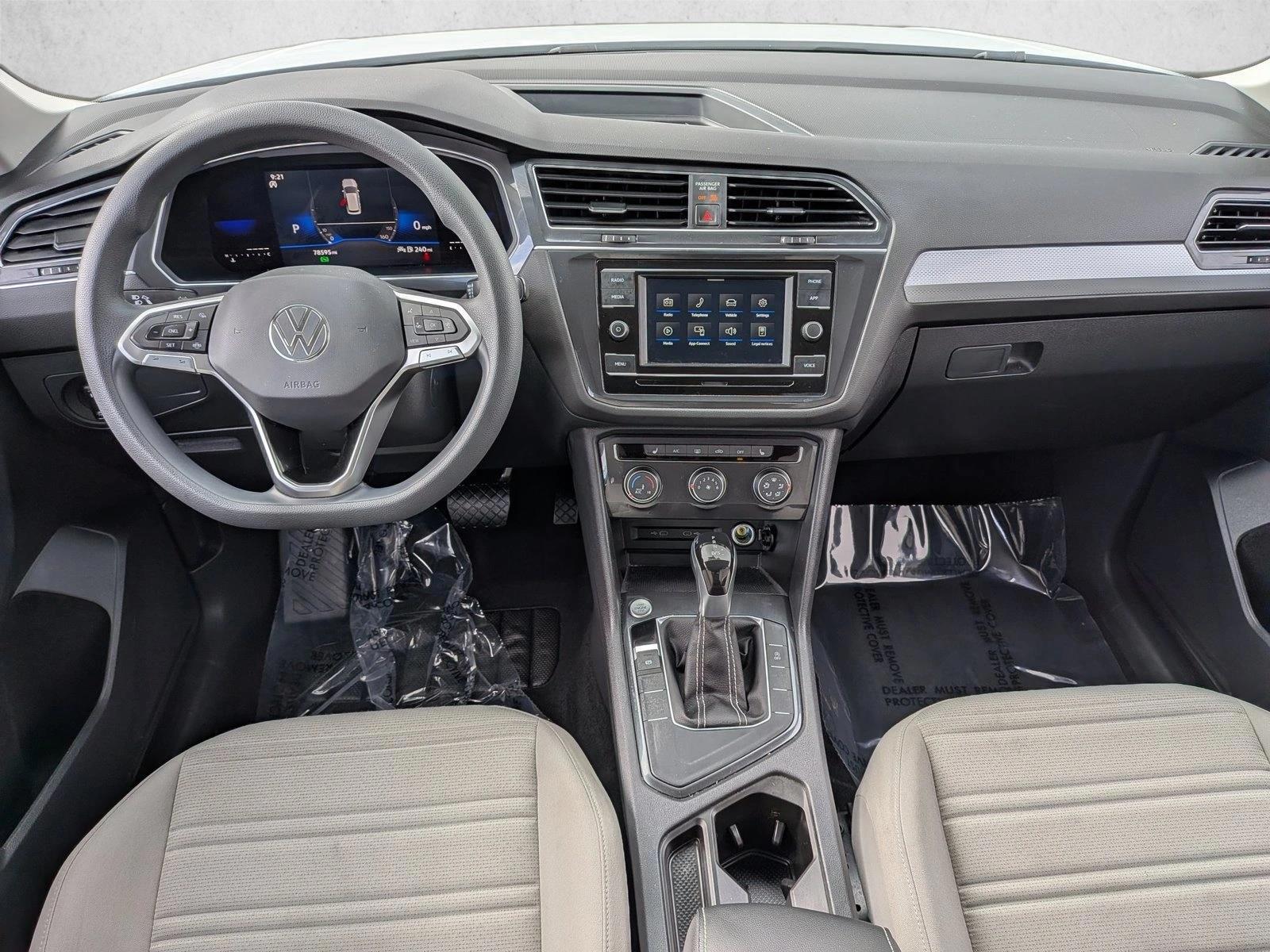 Thumbnail: 2022 Volkswagen Tiguan - 3