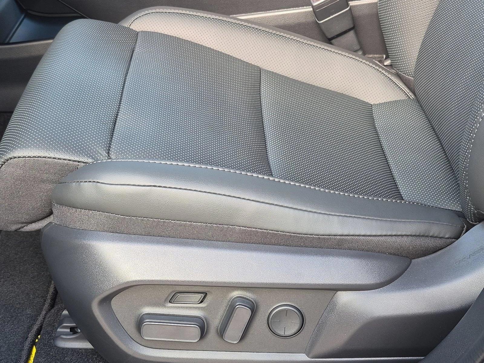 Thumbnail: 2026 Lexus ES - 4