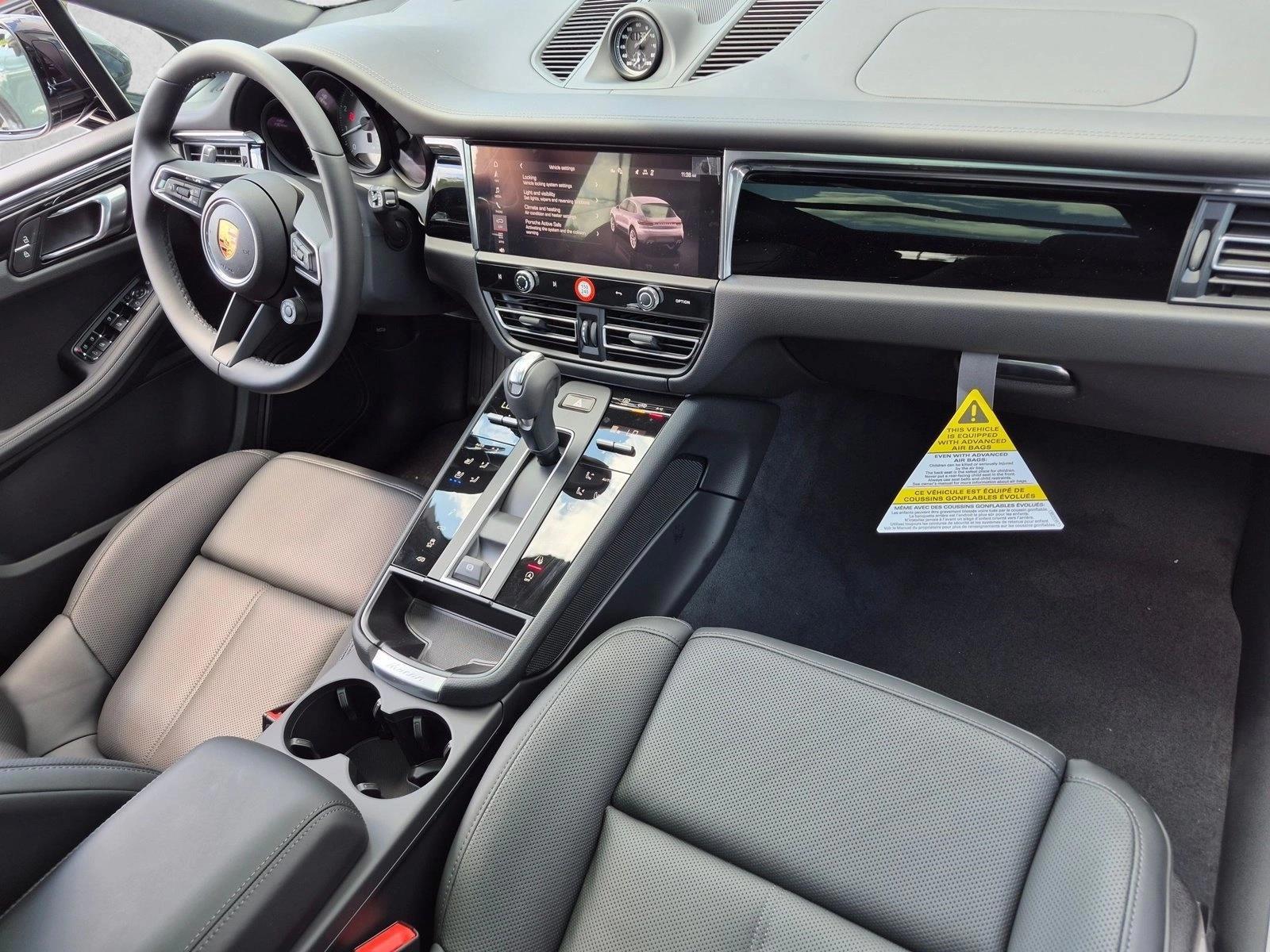 Thumbnail: 2026 Porsche Macan - 6