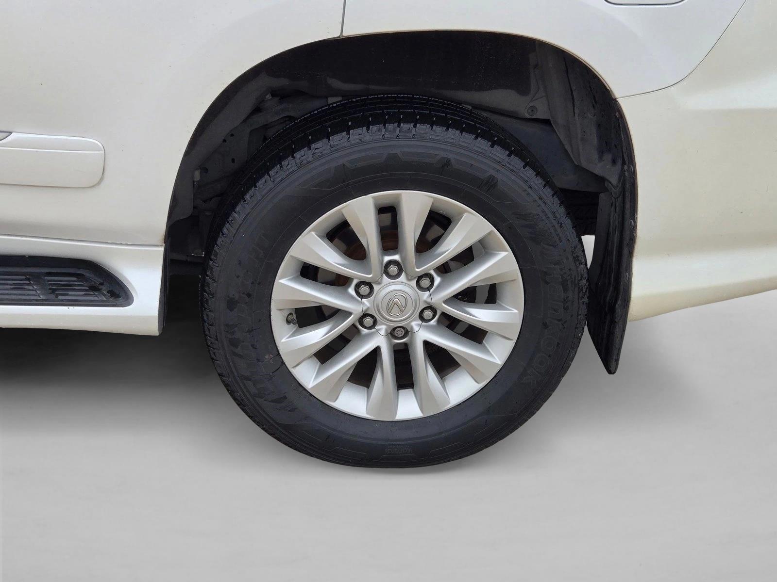 2017 Lexus GX Base - Photo 9