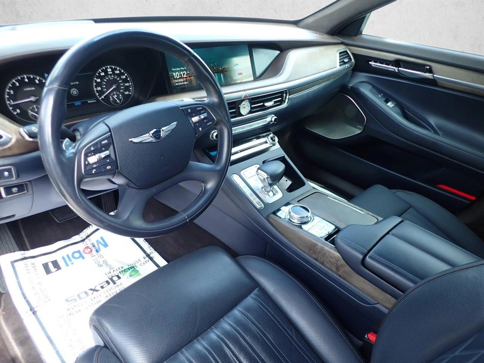 Thumbnail: 2021 Genesis G90 - 3