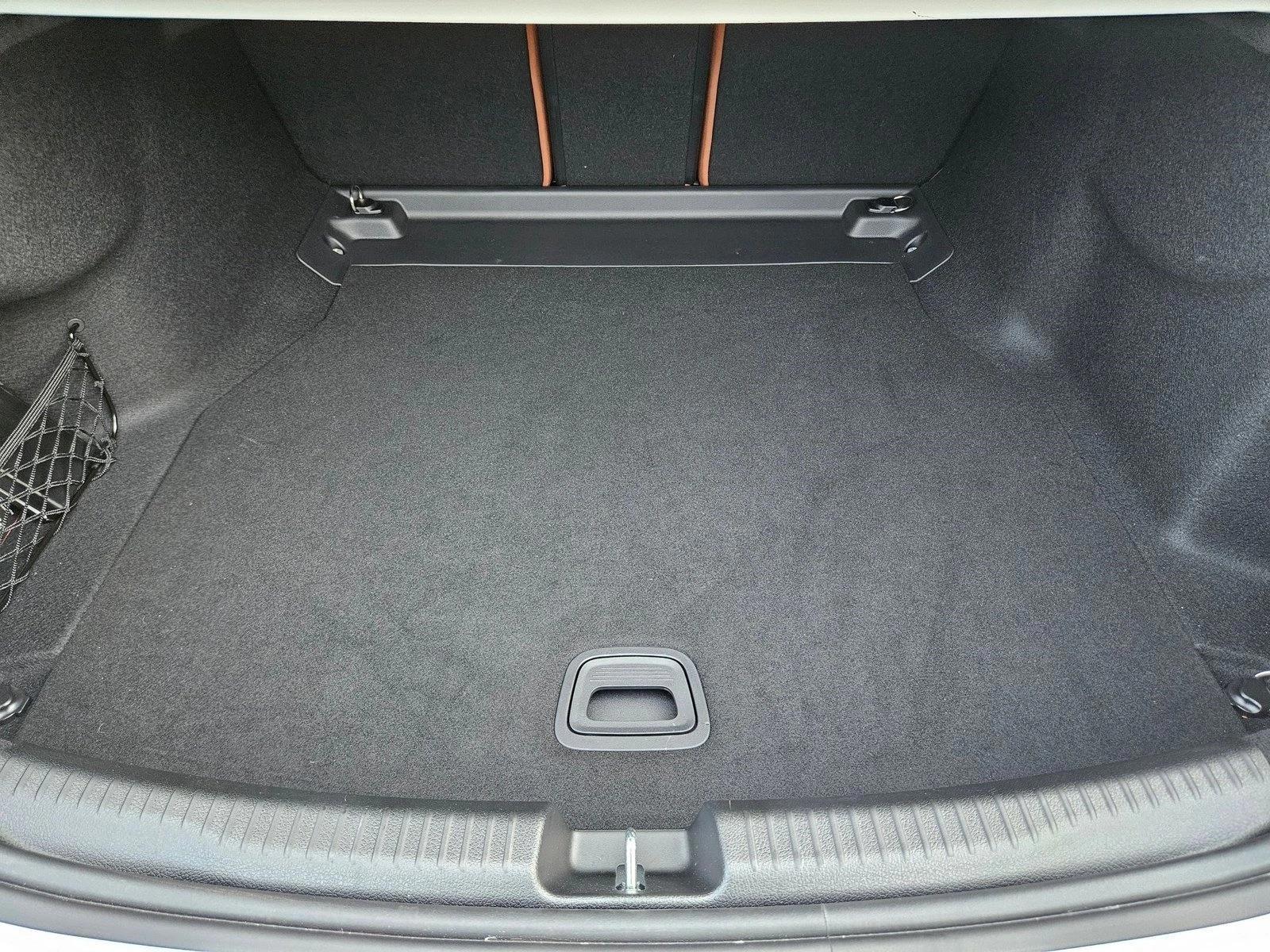 2026 Mercedes-Benz C-Class Sedan C 300 - Photo 6