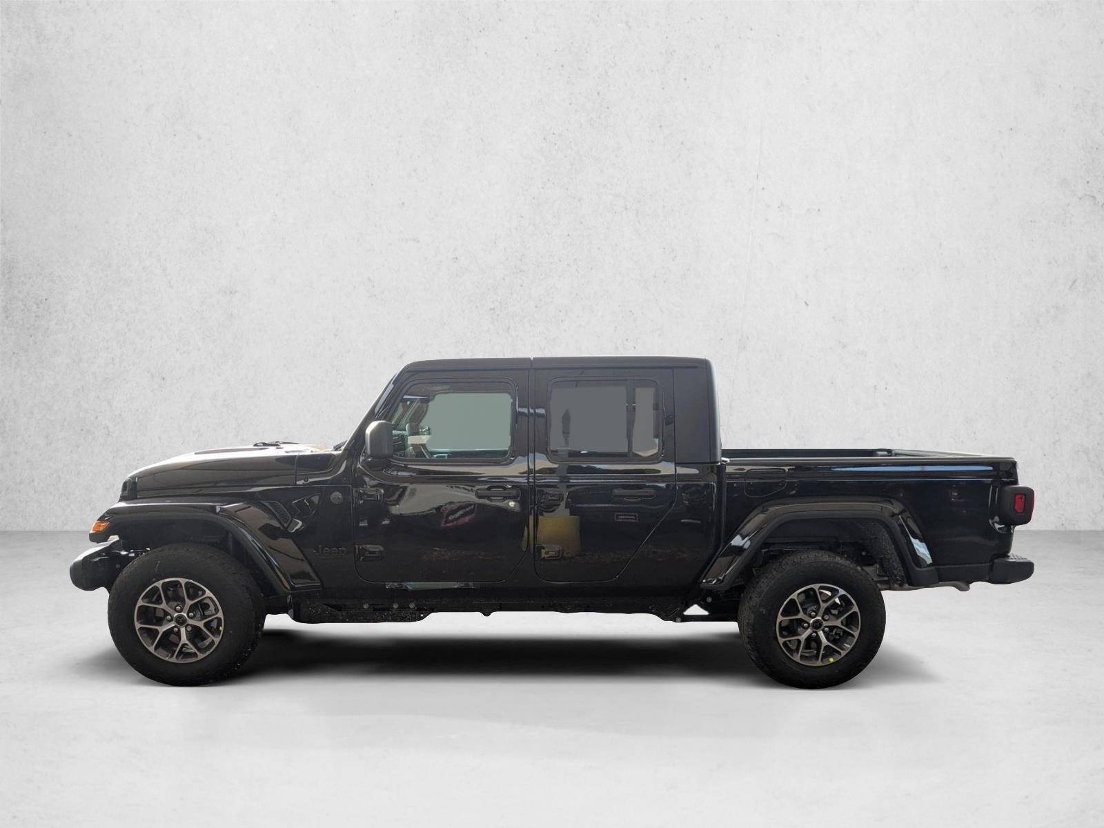 Thumbnail: 2026 Jeep Gladiator - 2