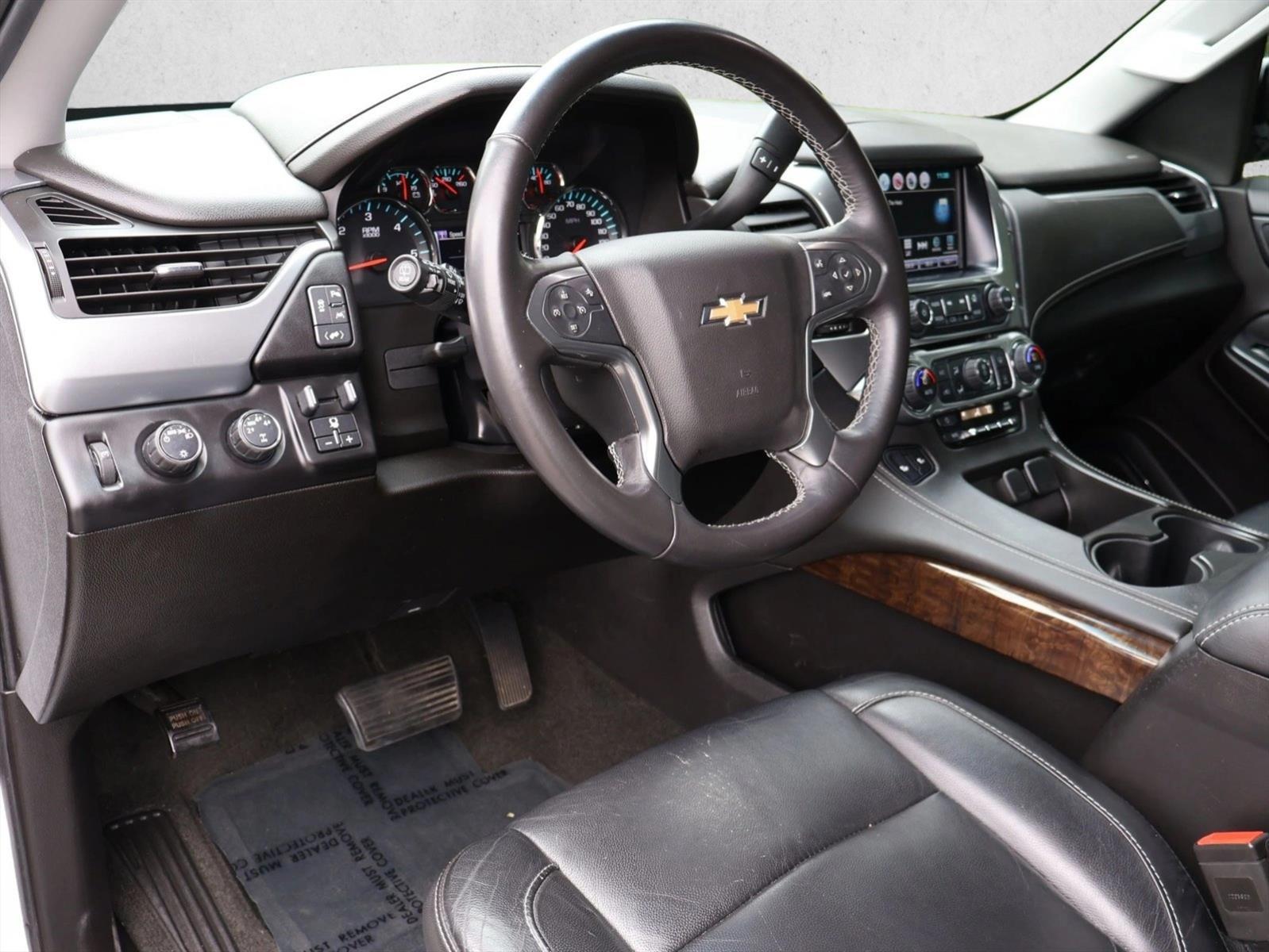 Thumbnail: 2016 Chevrolet Suburban - 3