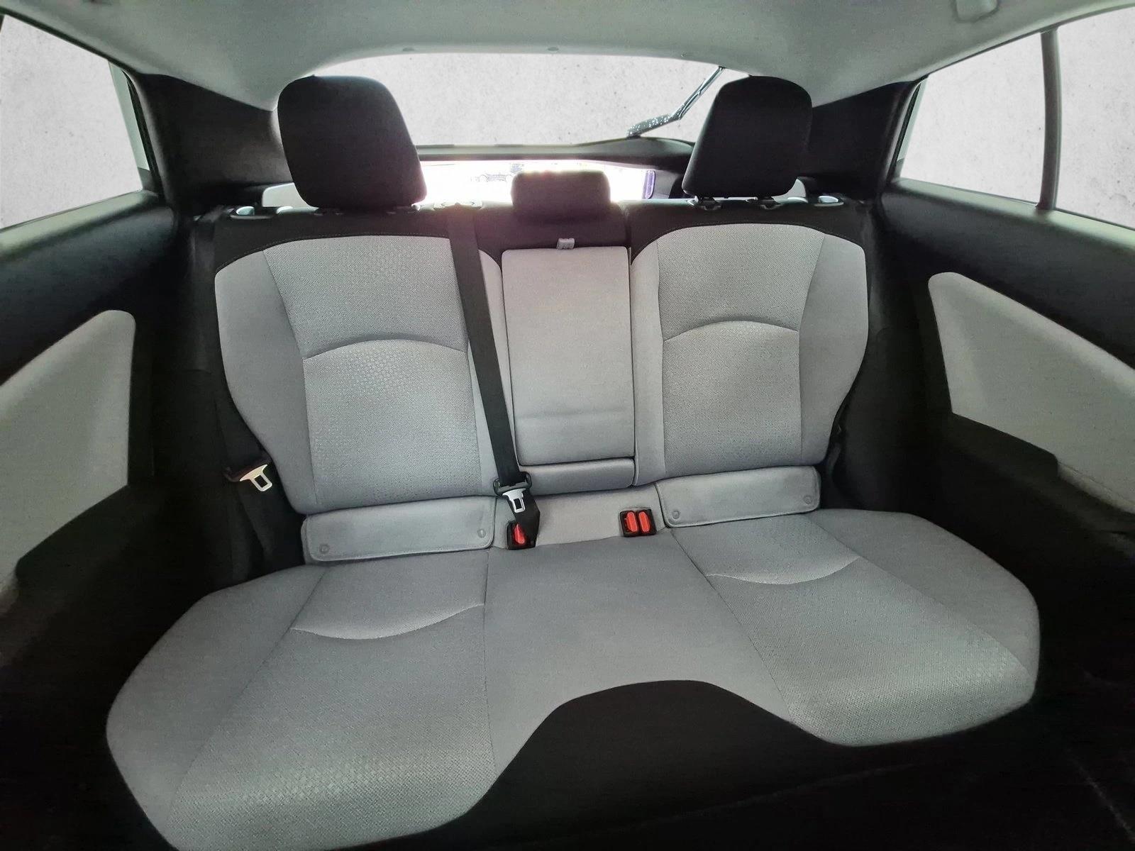 2022 Toyota Prius LE - Photo 21