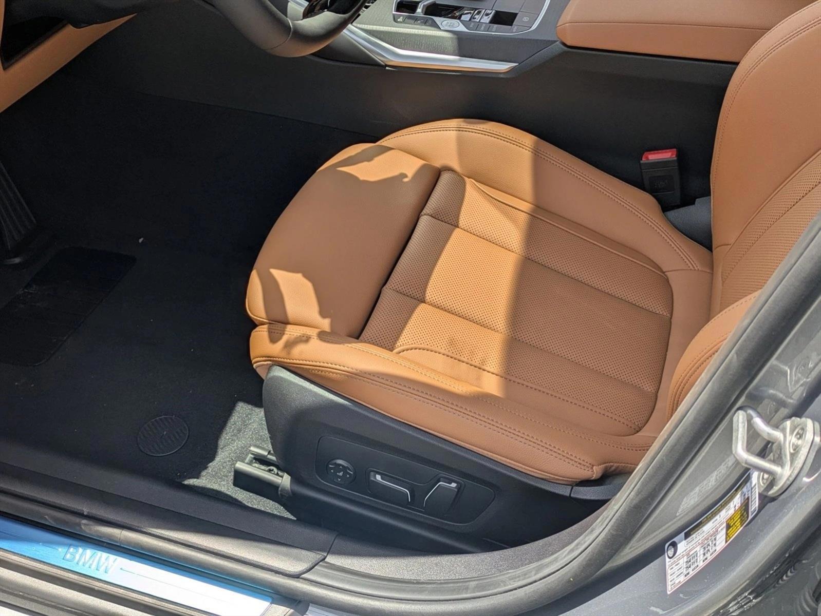 Thumbnail: 2026 BMW 3 Series - 4