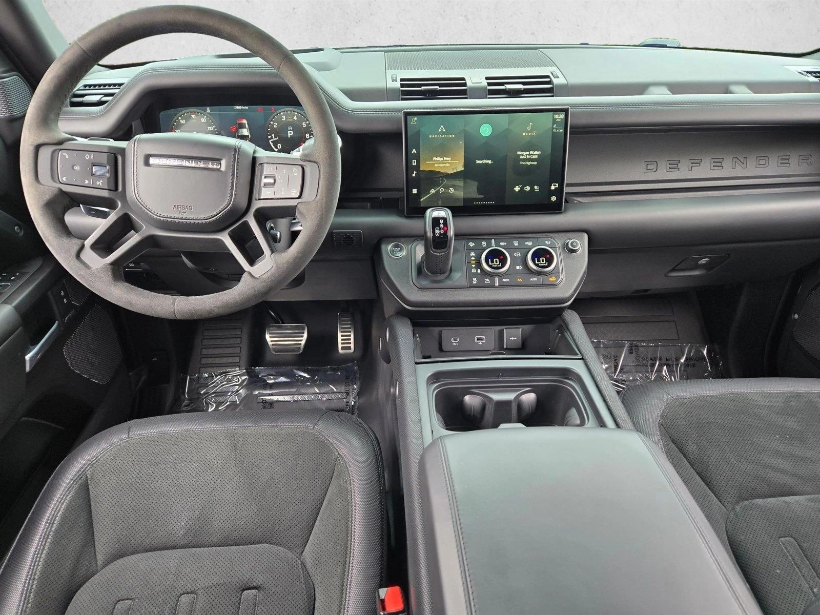 Thumbnail: 2022 Land Rover Defender - 3