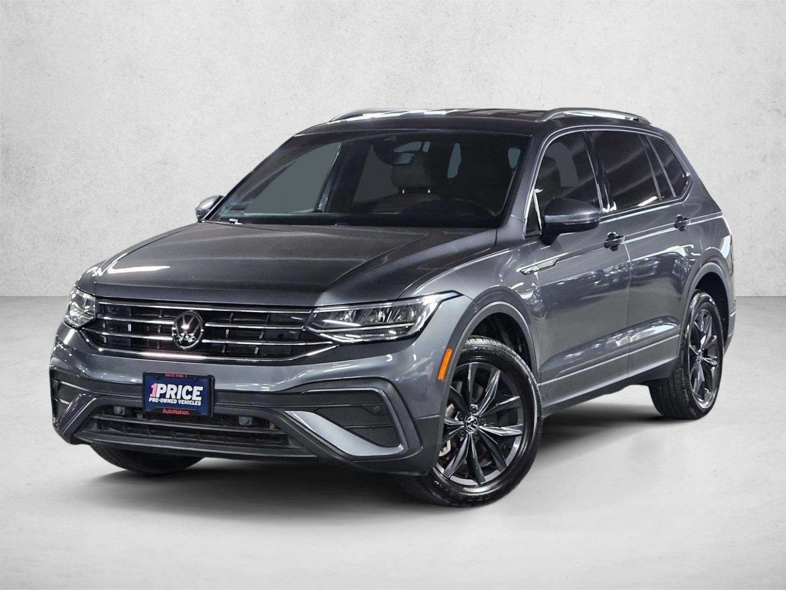 Thumbnail: 2022 Volkswagen Tiguan - 1