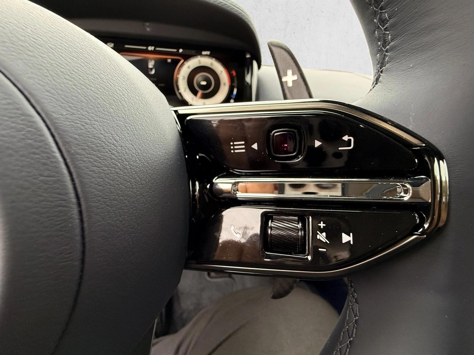 Thumbnail: 2026 Aston Martin DB12 - 6