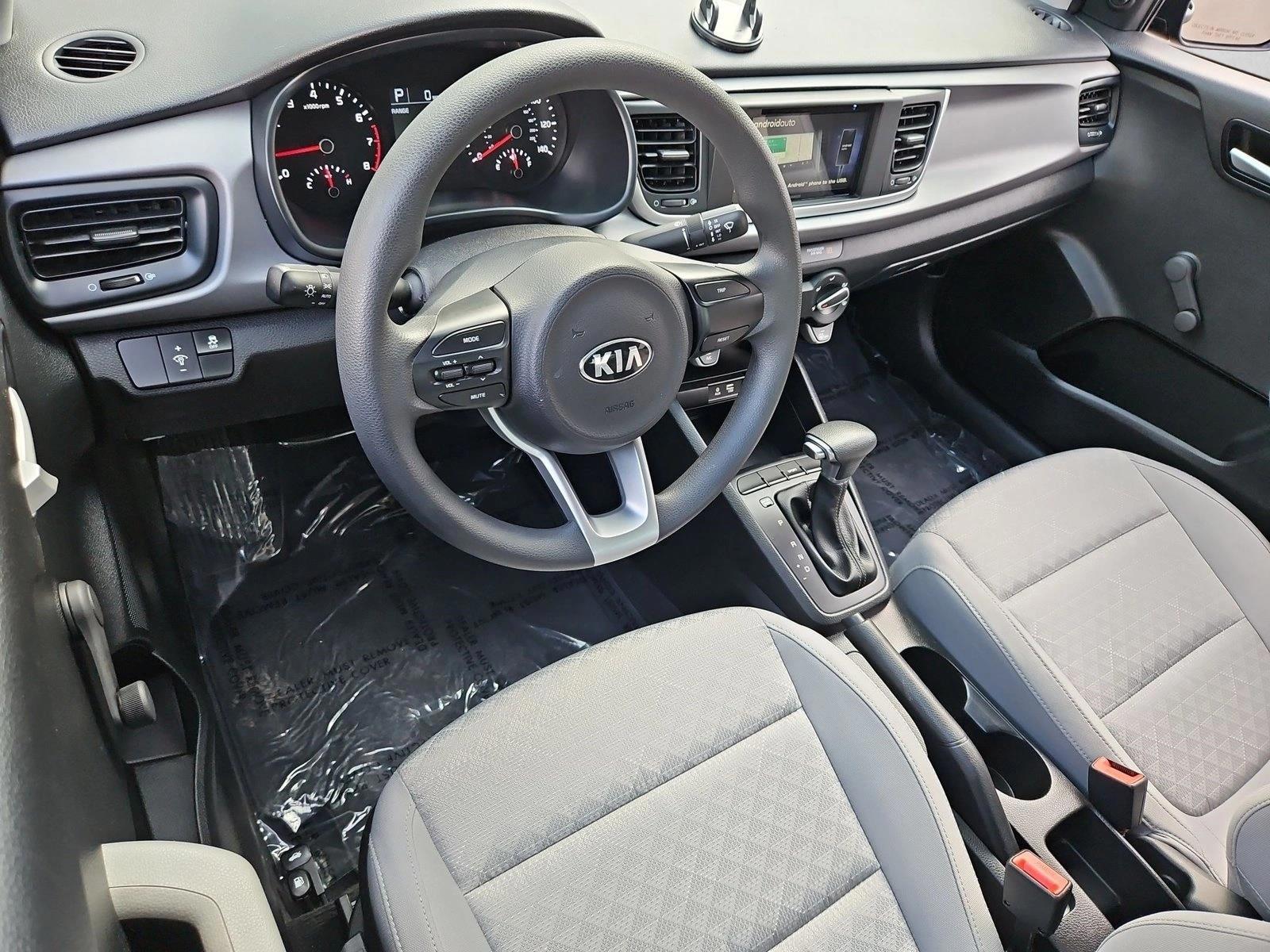 Thumbnail: 2018 Kia Rio - 3