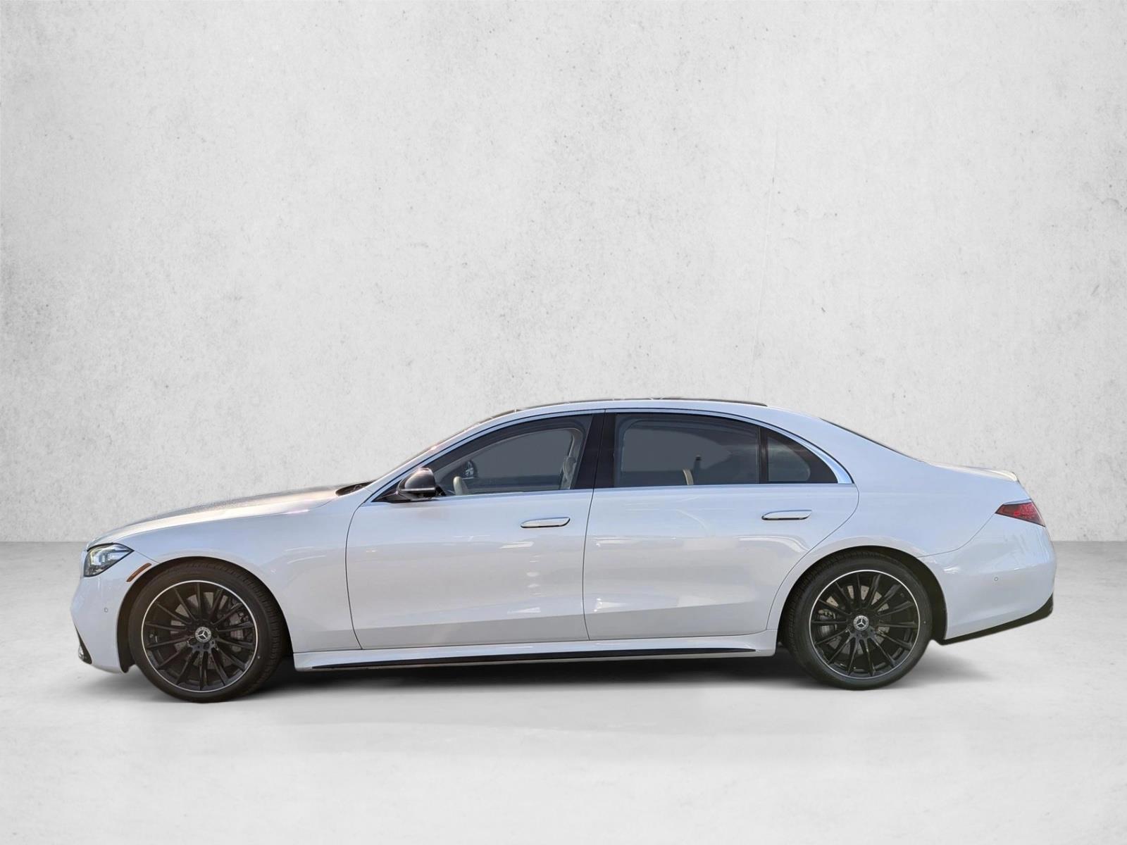 Thumbnail: 2022 Mercedes-Benz S-Class - 2