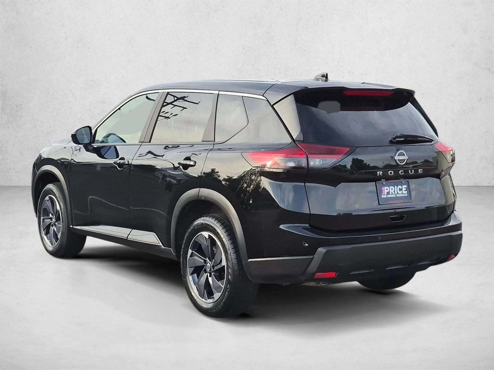 2025 Nissan Rogue SV - Photo 8
