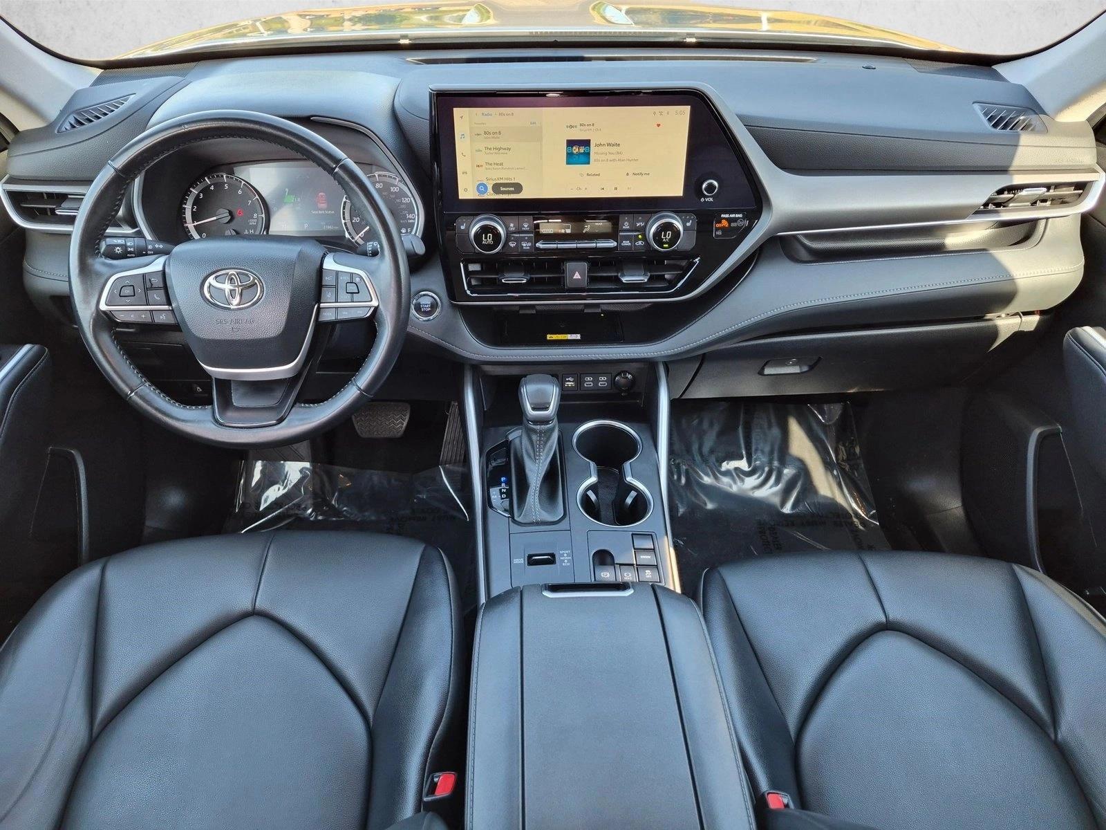 Thumbnail: 2023 Toyota Highlander - 3