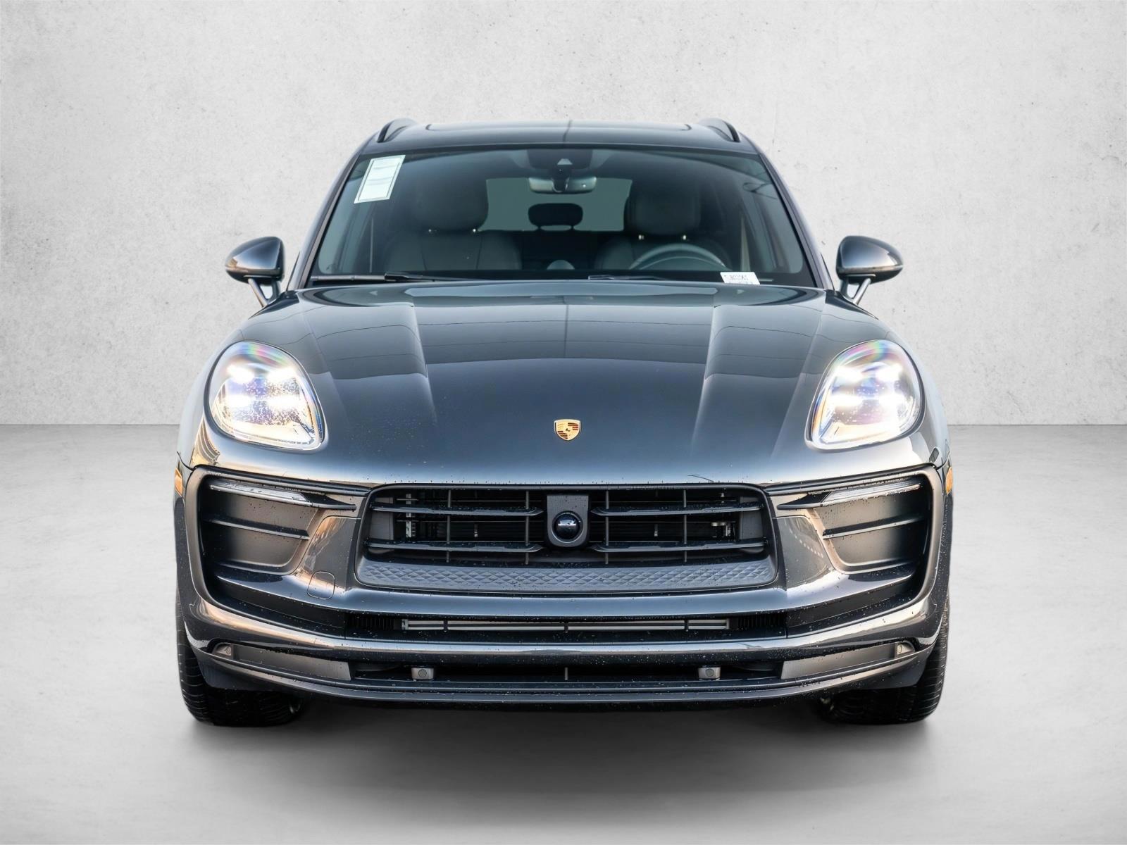 2026 Porsche Macan T - Photo 6