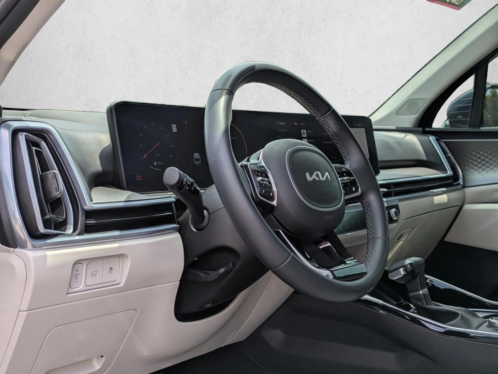 2024 Kia Sorento SX - Photo 11