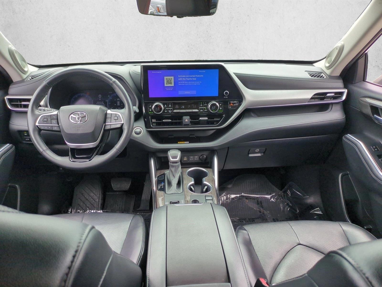 Thumbnail: 2024 Toyota Highlander - 4