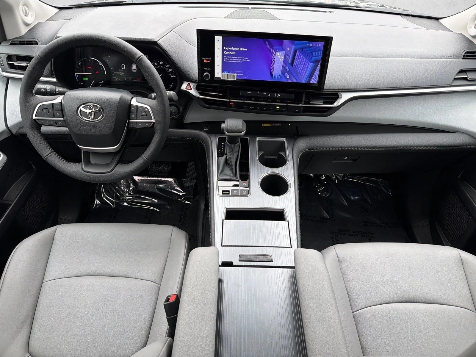 Thumbnail: 2026 Toyota Sienna - 3