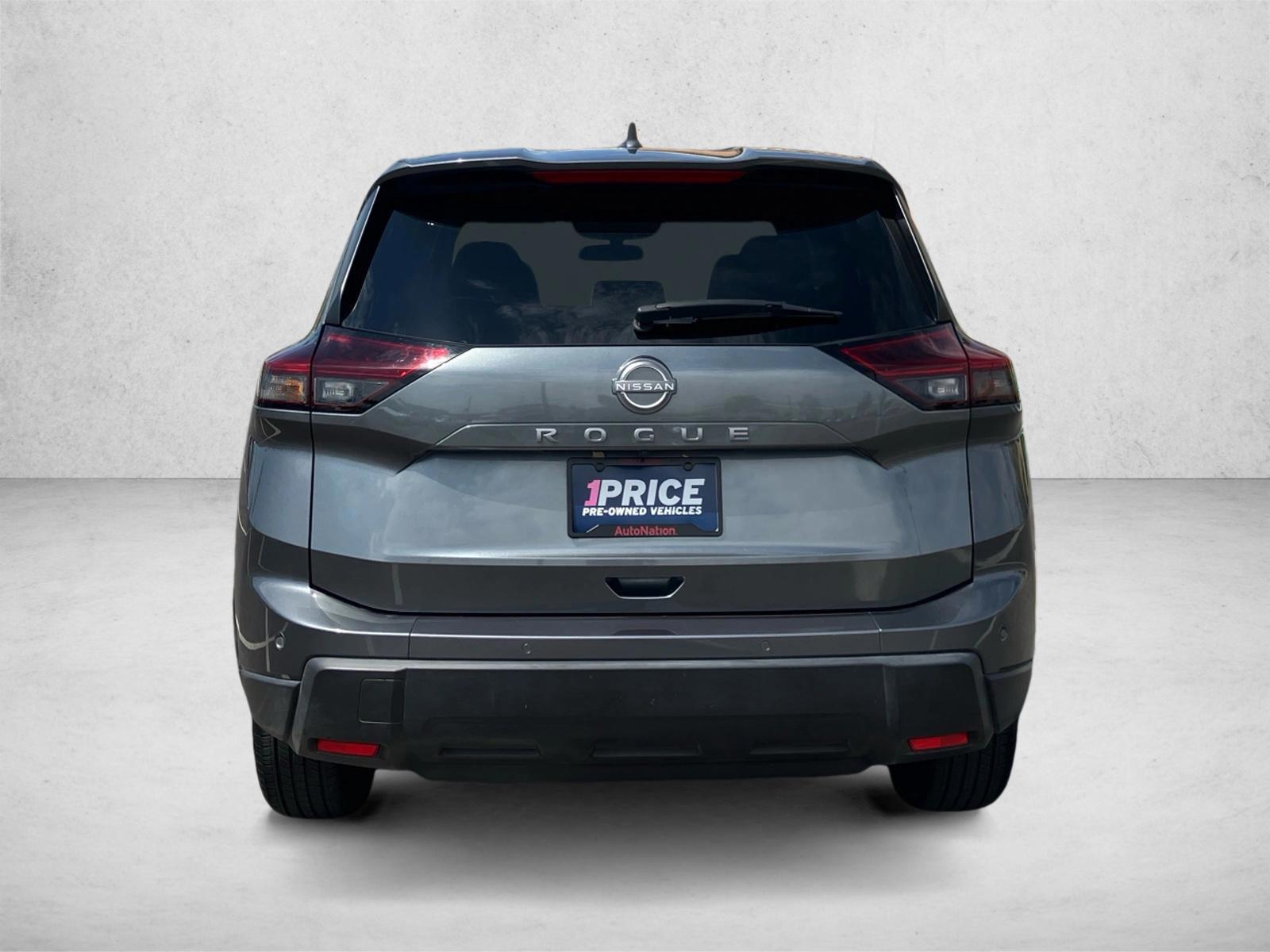 2025 Nissan Rogue SV - Photo 6