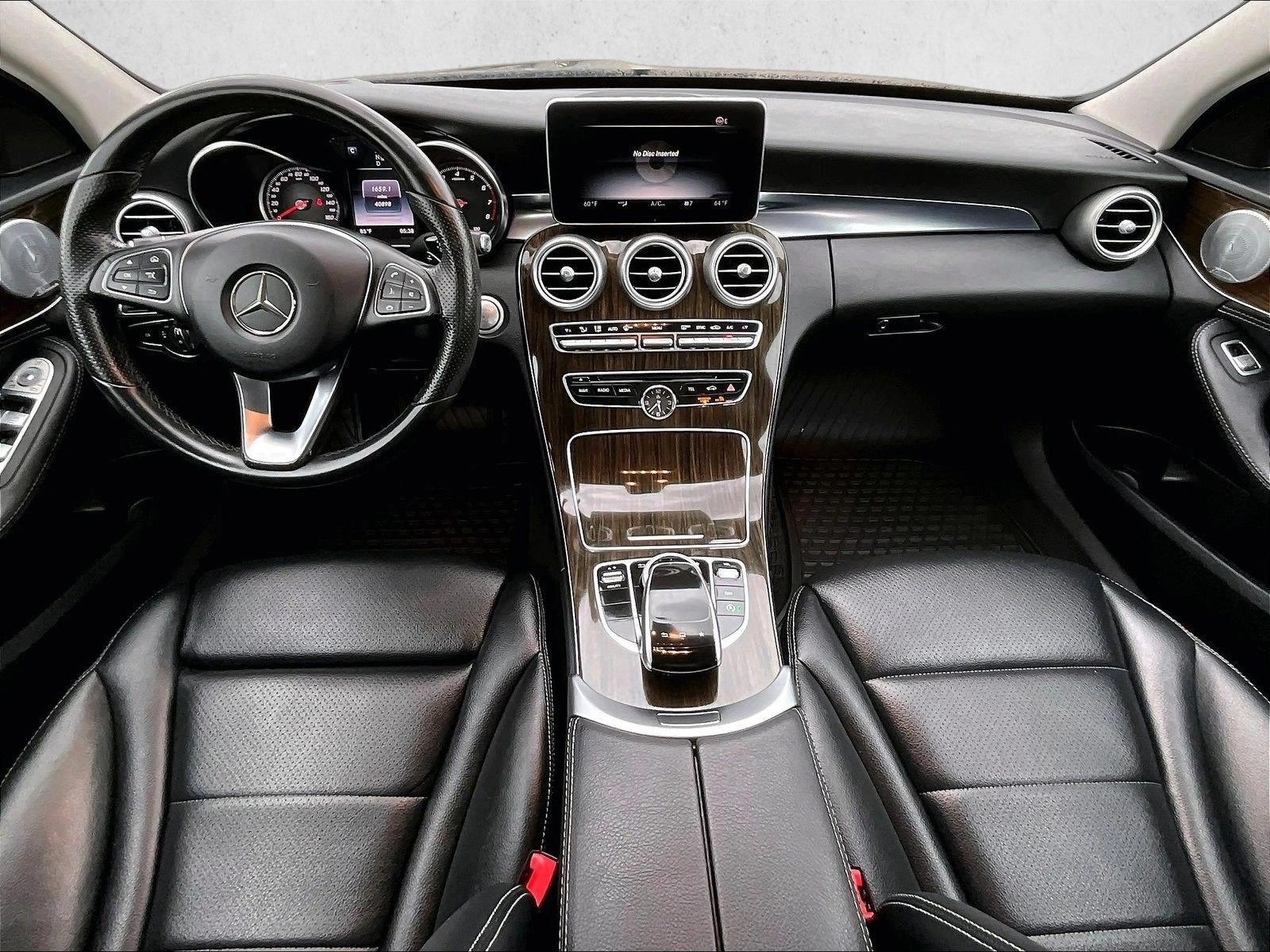 Thumbnail: 2015 Mercedes-Benz C-Class - 3