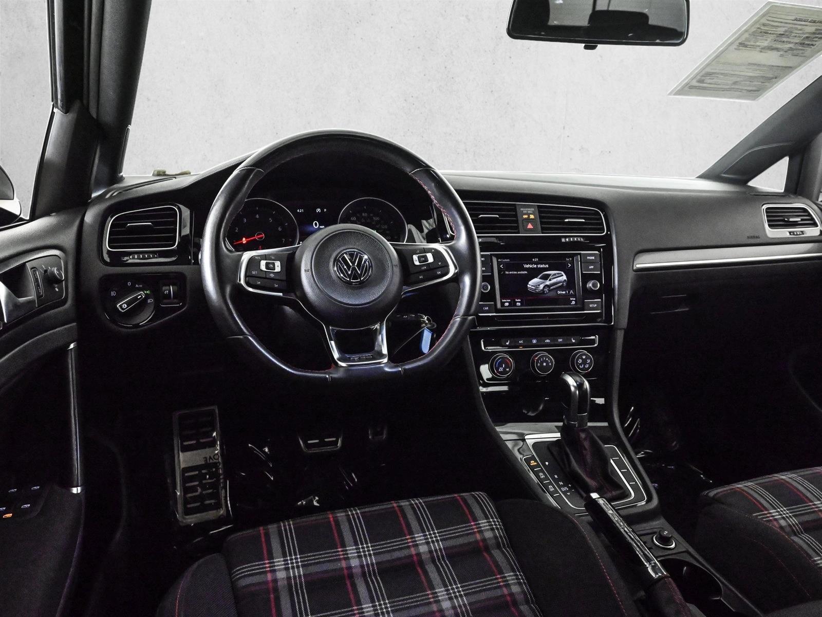 Thumbnail: 2019 Volkswagen Golf - 3