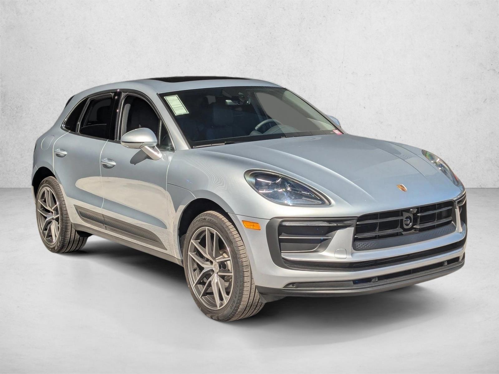 2026 Porsche Macan T - Photo 7
