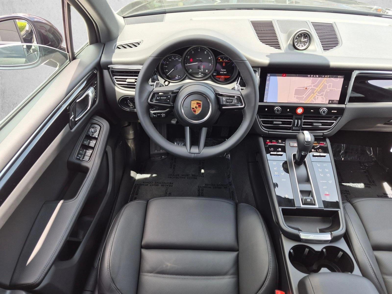 Thumbnail: 2026 Porsche Macan - 4