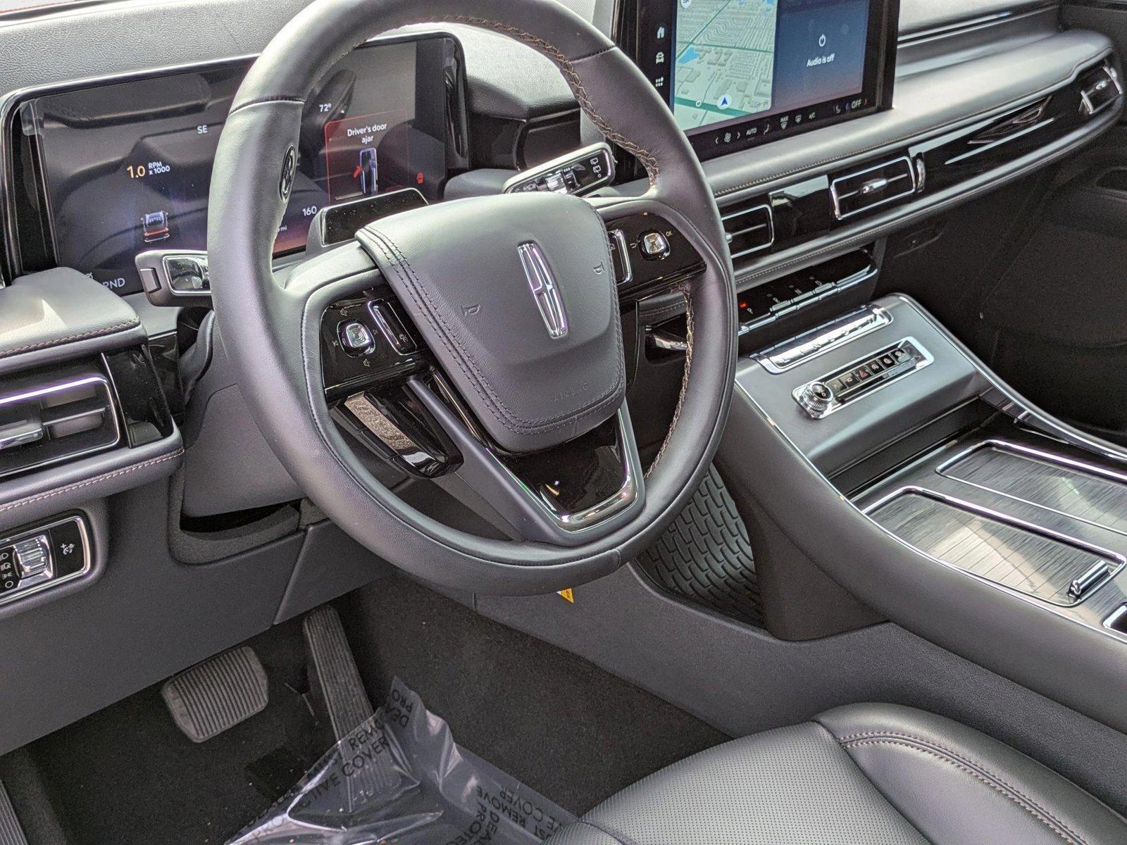 Thumbnail: 2025 Lincoln Aviator - 3