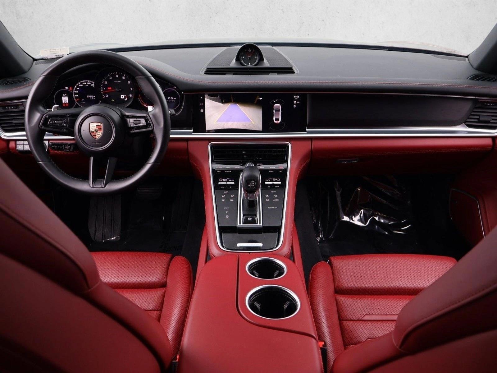 Thumbnail: 2023 Porsche Panamera - 4