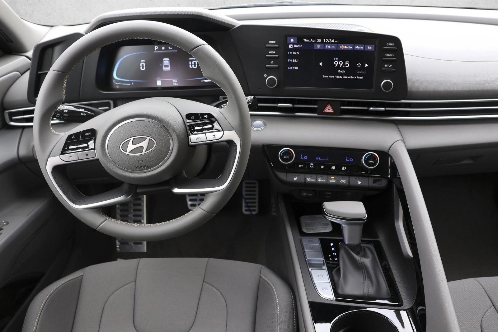 Thumbnail: 2026 Hyundai Elantra - 4