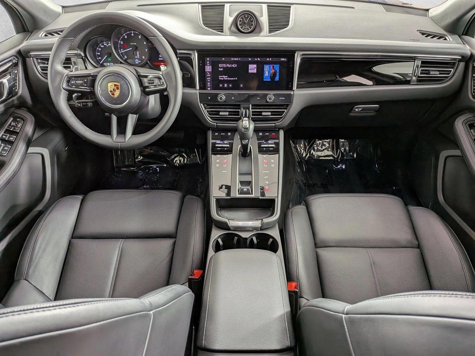 Thumbnail: 2025 Porsche Macan - 6