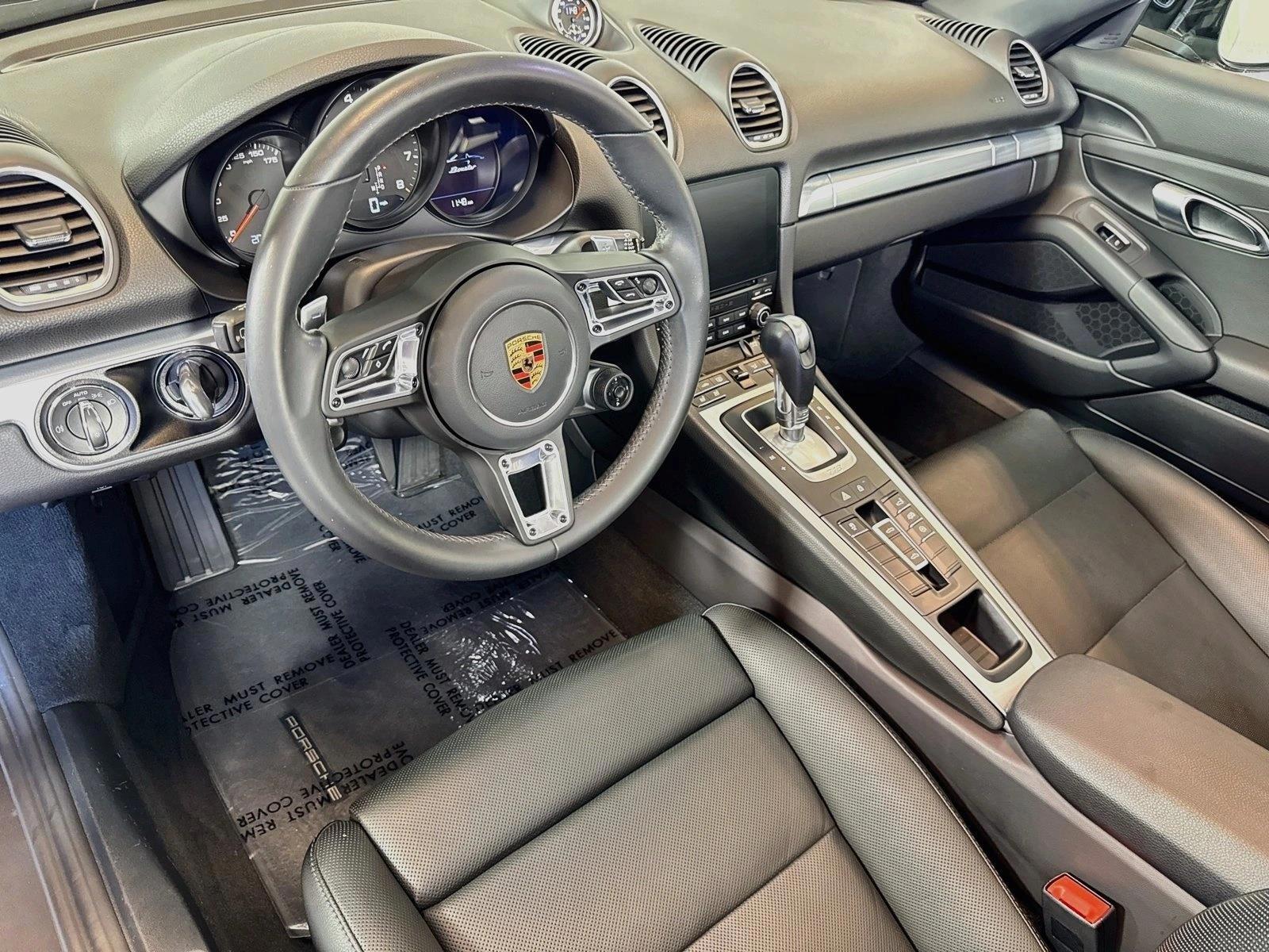 Thumbnail: 2024 Porsche 718 Boxster - 3