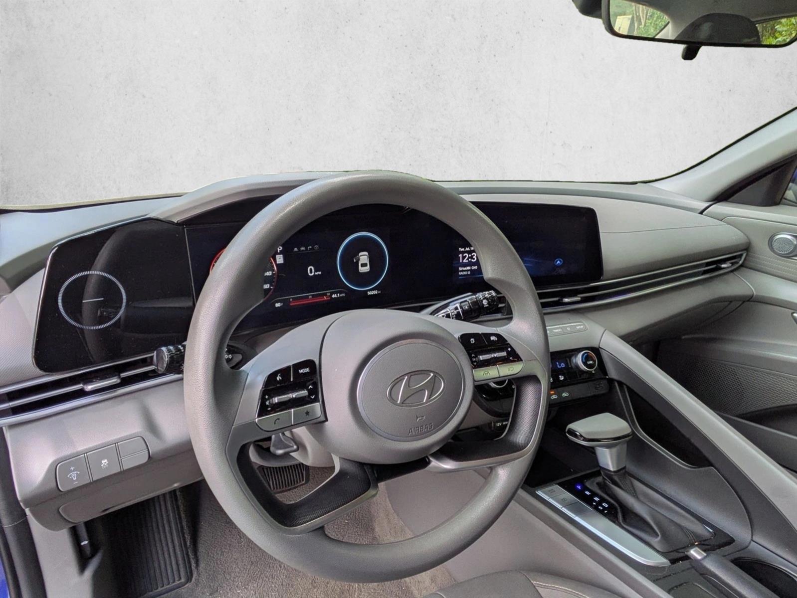 Thumbnail: 2024 Hyundai Elantra - 3