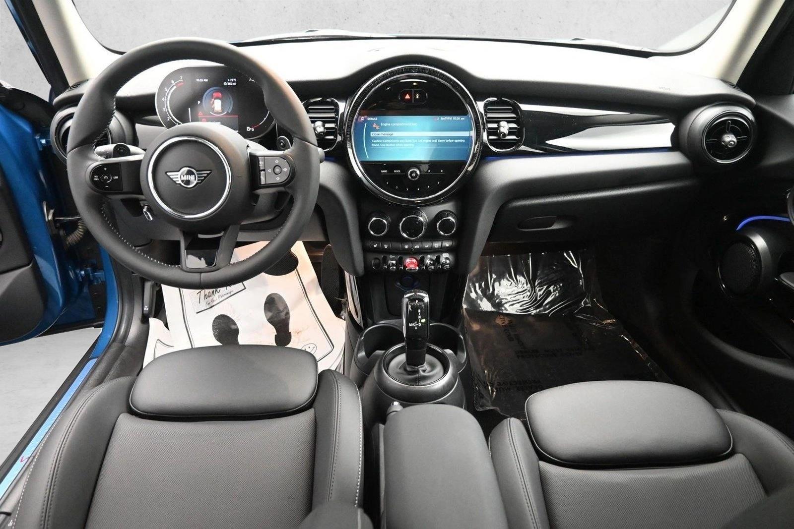 Thumbnail: 2024 MINI Cooper Hardtop - 3