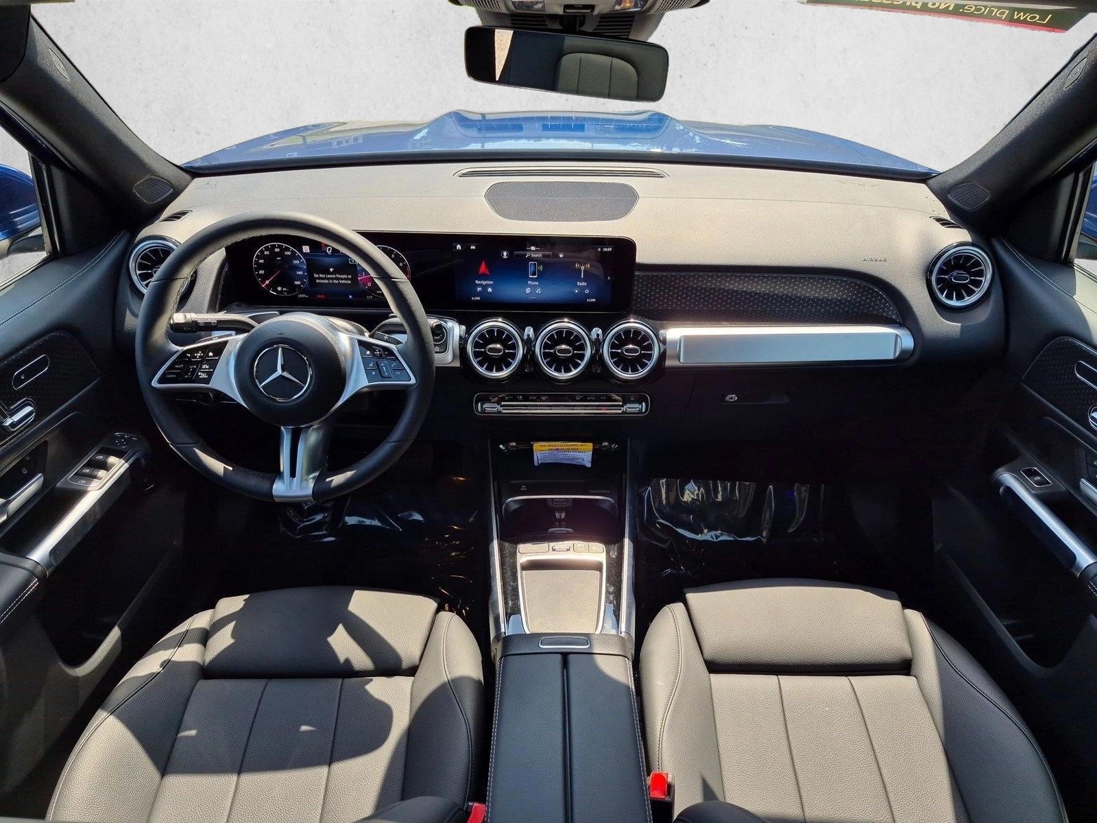 Thumbnail: 2026 Mercedes-Benz GLB - 4