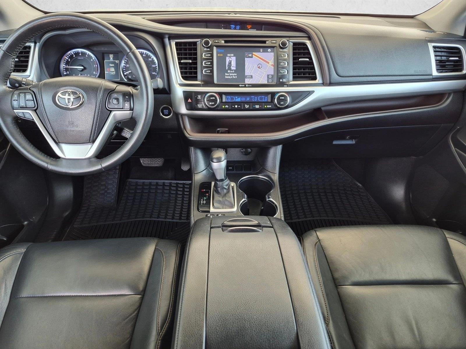 Thumbnail: 2015 Toyota Highlander - 4