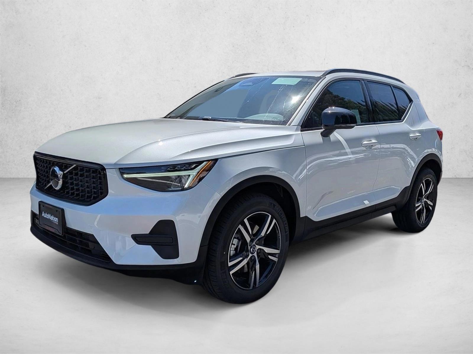 Thumbnail: 2026 Volvo XC40 - 1
