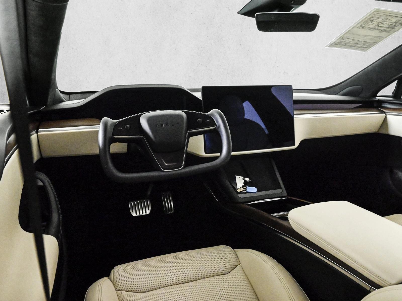Thumbnail: 2022 Tesla Model S - 3