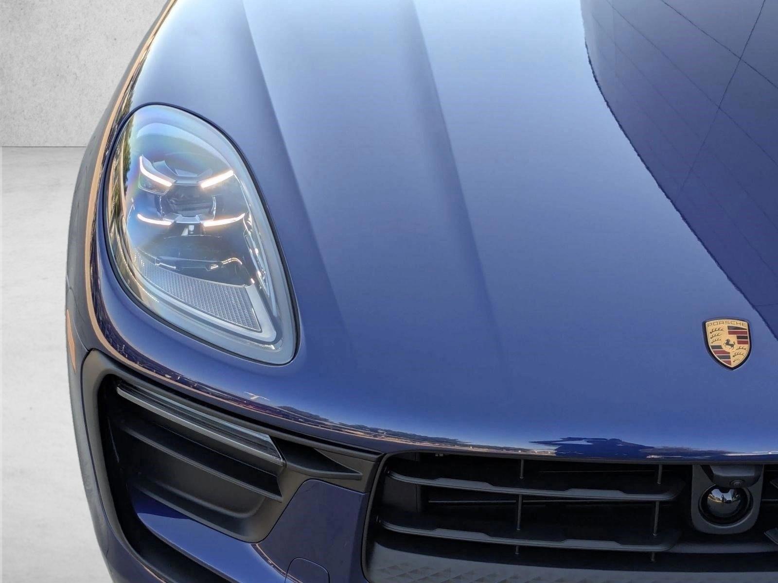 2026 Porsche Macan T - Photo 12