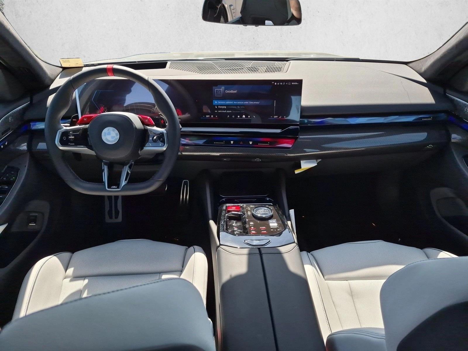 Thumbnail: 2027 BMW M5 - 3