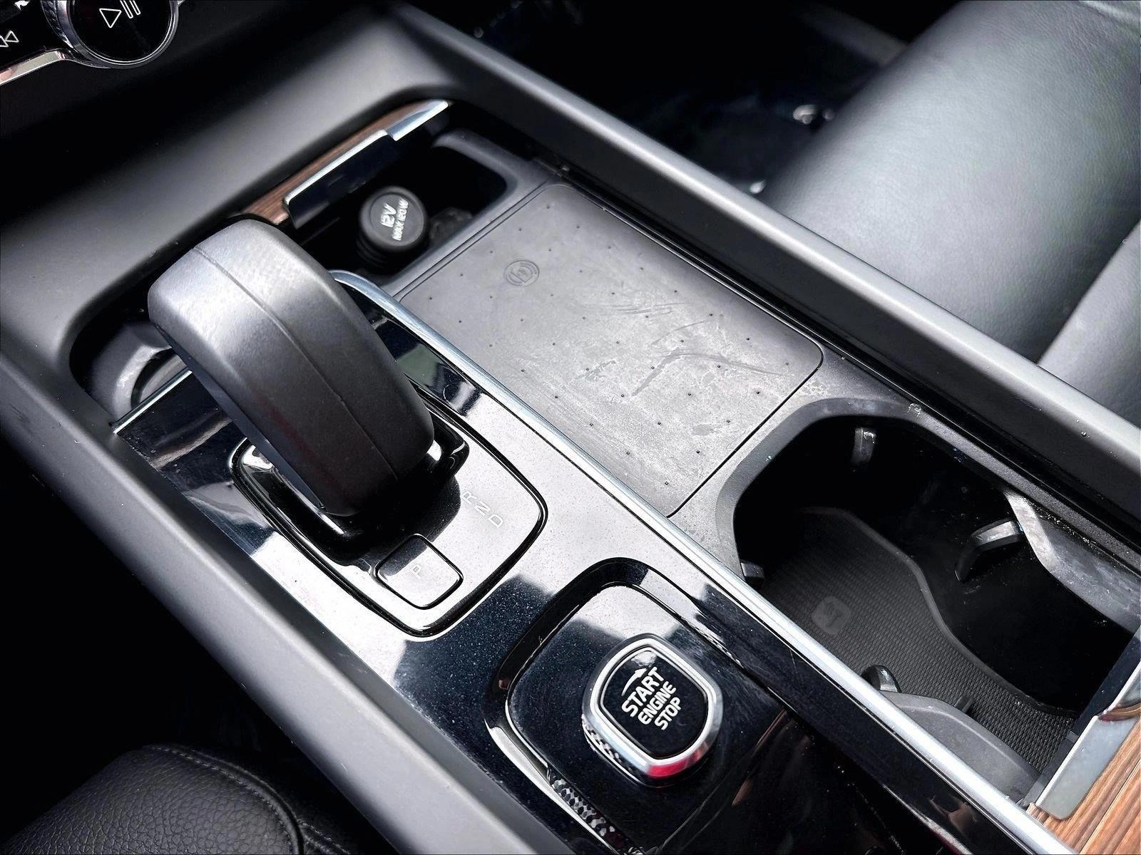 2022 Volvo XC60 Momentum - Photo 24