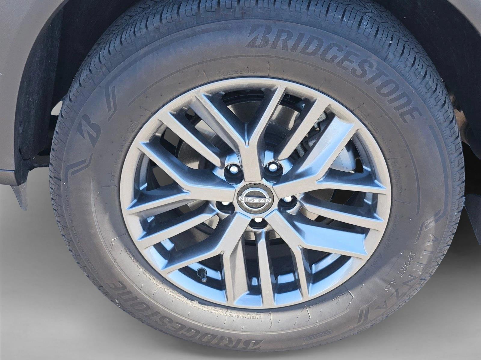 2025 Nissan Rogue S - Photo 15