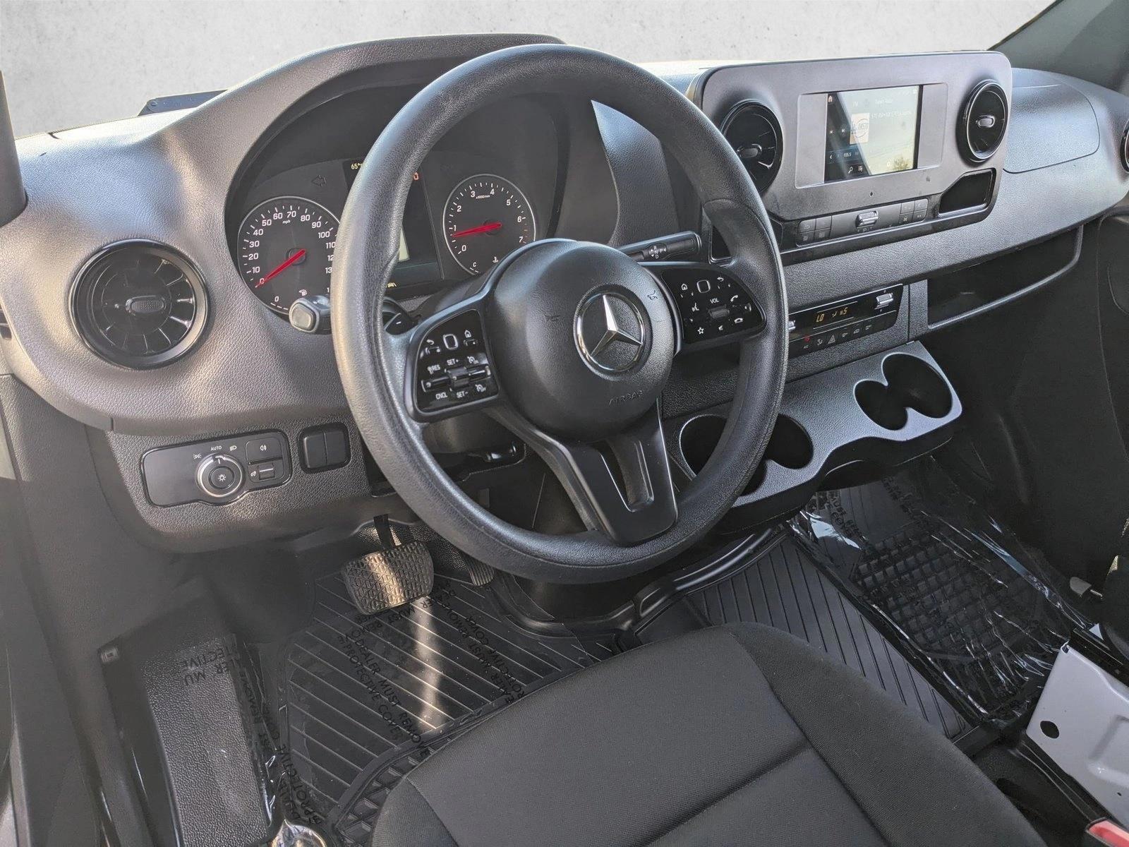 Thumbnail: 2023 Mercedes-Benz Sprinter - 3