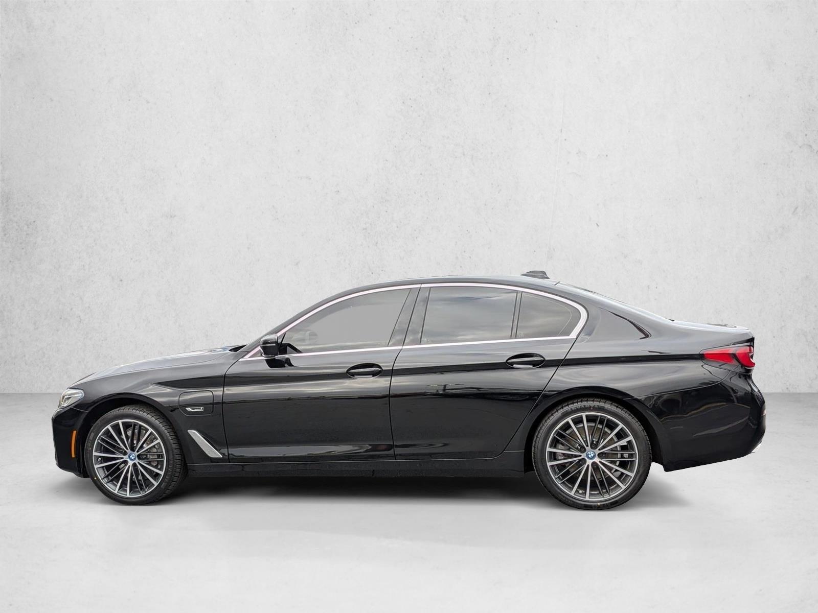 Thumbnail: 2023 BMW 5 Series - 2