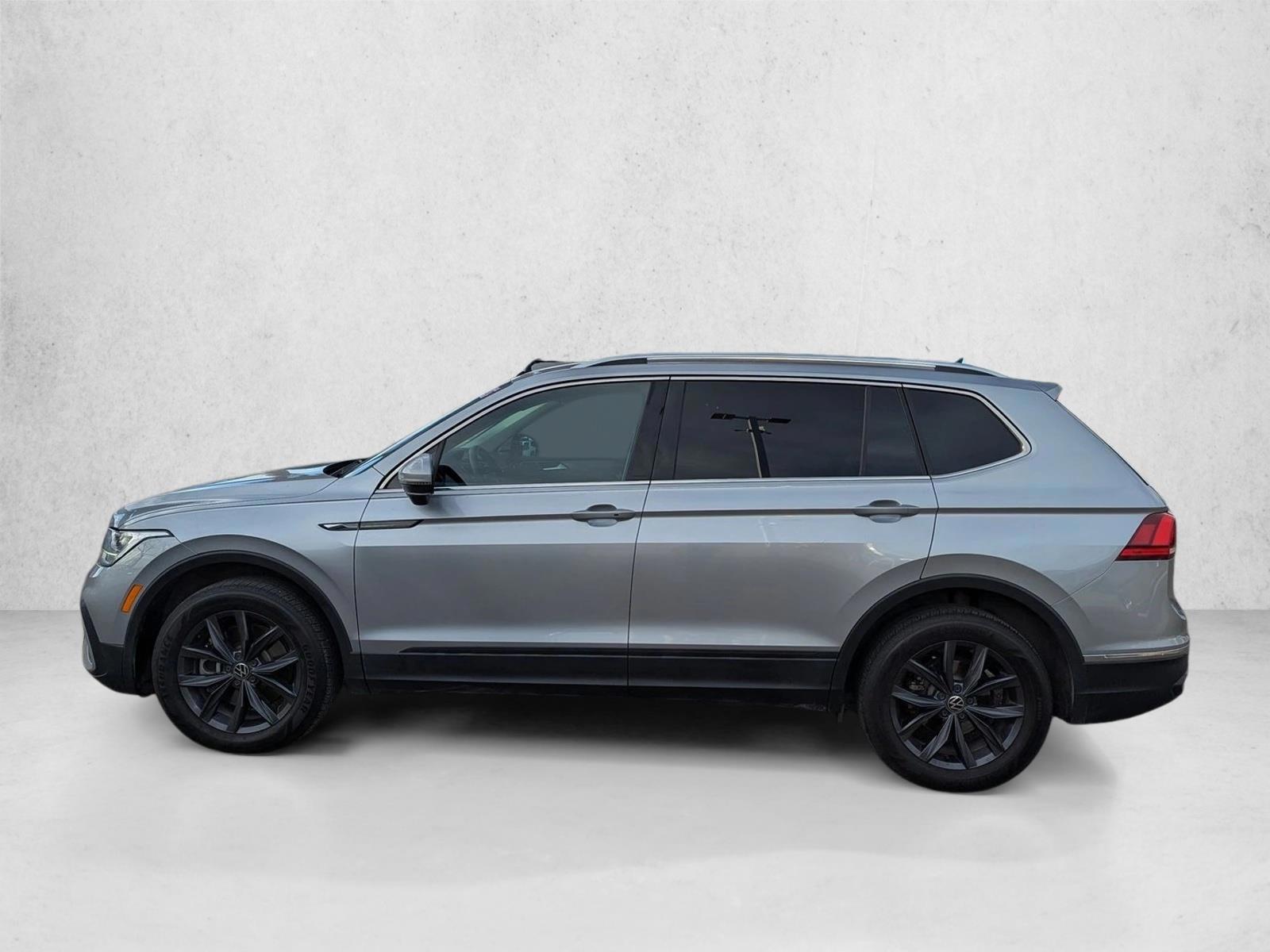 Thumbnail: 2022 Volkswagen Tiguan - 2