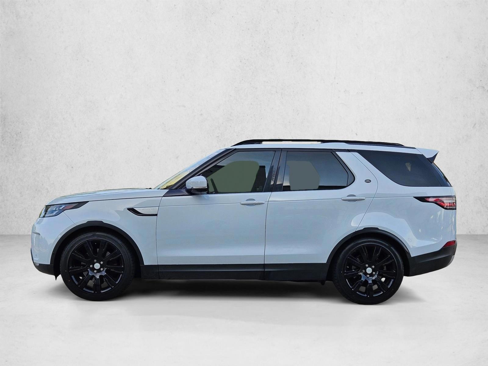 Thumbnail: 2017 Land Rover Discovery - 2