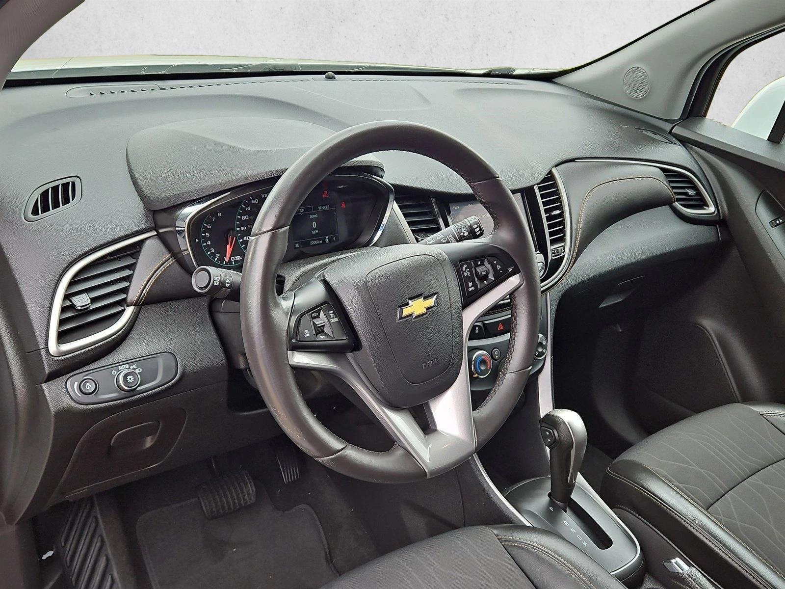 Thumbnail: 2020 Chevrolet Trax - 3